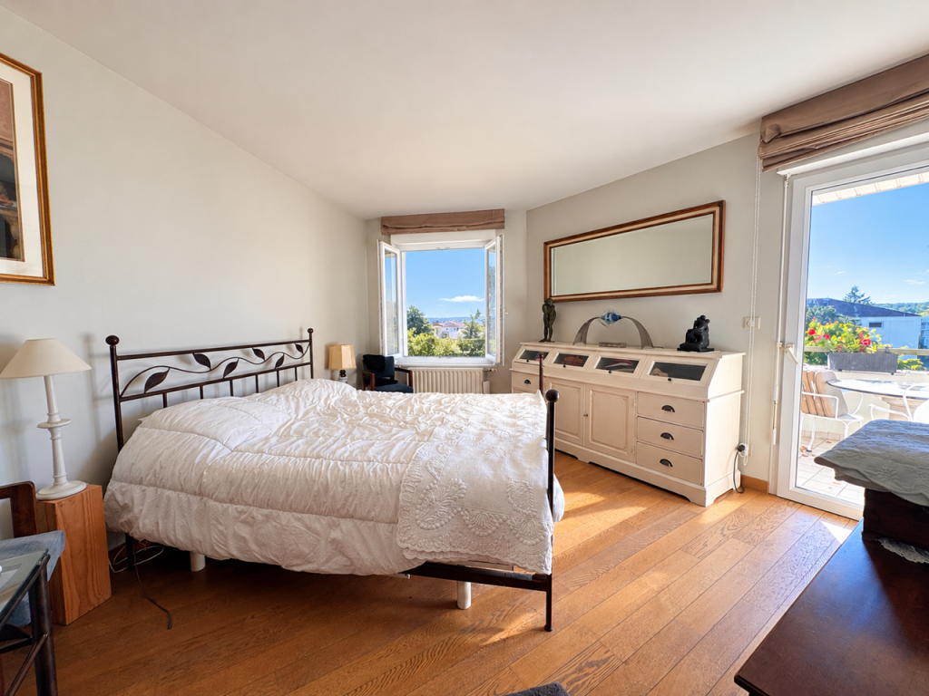 Appartement à vendre à Bourg en Bresse avec 4 chambres